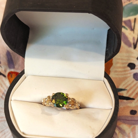 Nwt Emerald & Diamond Ring Size 5 💍 - Picture 6 of 12
